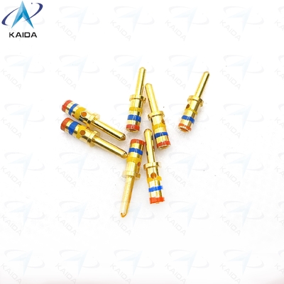 Conector da série D38999 de tensão nominal de 800 V e acabamento dourado para conexão ideal. Banda de cores laranja-azul-amarelo.M39029/58-364,16#