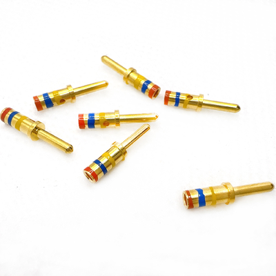 Conector da série D38999 de tensão nominal de 800 V e acabamento dourado para conexão ideal. Banda de cores laranja-azul-amarelo.M39029/58-364,16#