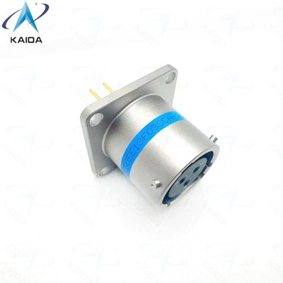 Receptáculo de flange quadrado MIL-DTL-38999 Série Ⅰ Apresentando contatos de liga de cobre para aplicações industriais. MS27505E13F03SCA。Receptáculo de flange quadrado com contatos PCB