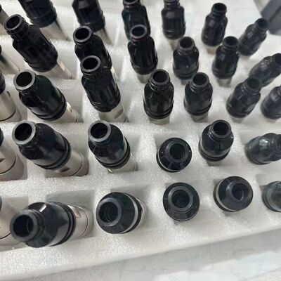 Conector elétrico circular de género PP Ideal para ambientes industriais adversos, garantindo ligações elétricas estáveis.YS3-4TK